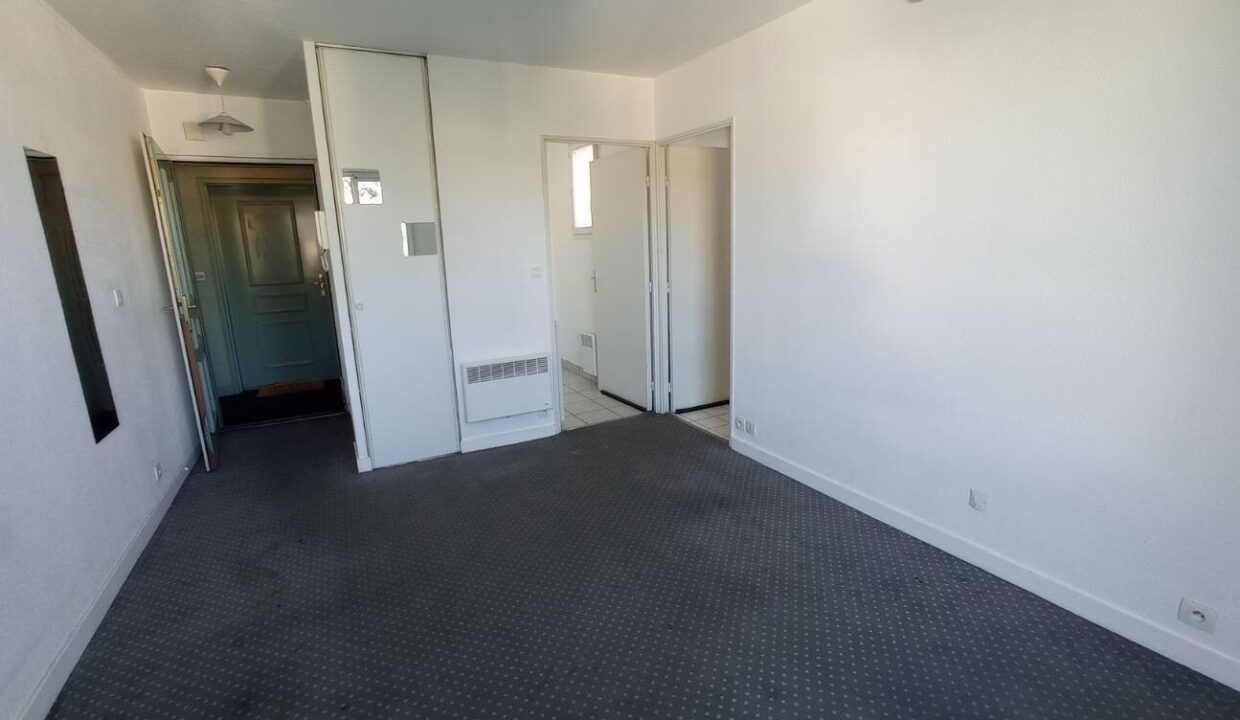 s3_standard_a5bd67b3288adc2934db04f3dd8a52f8d206d7c9