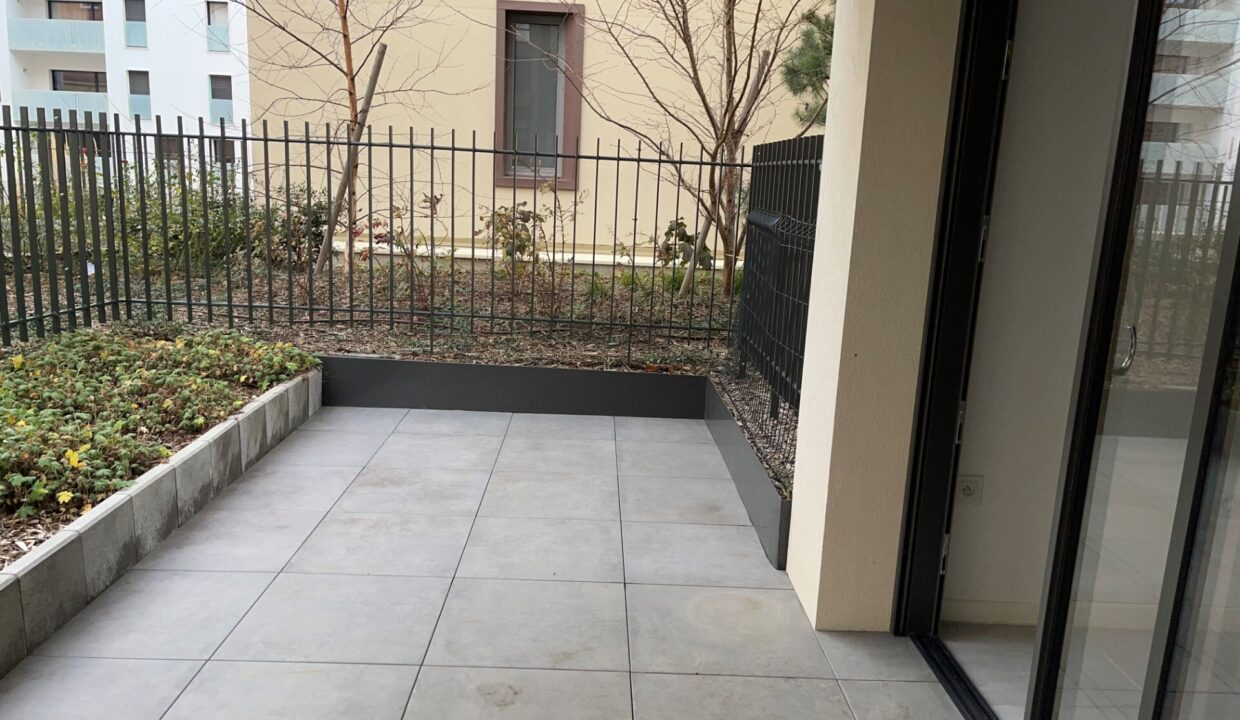 s3_standard_727dffbaefb85b666328a2c9c0b28d75b9a10642