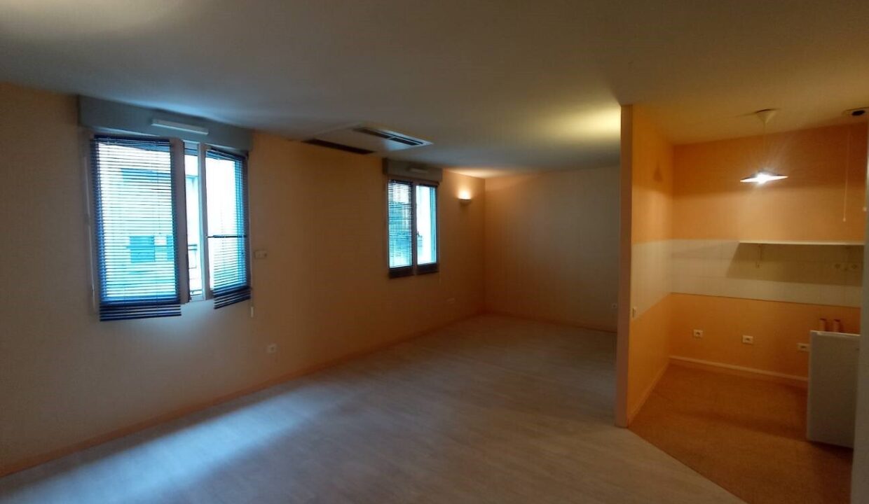 s3_standard_9b209d18a60a818b5c284fb8b42884804b572517