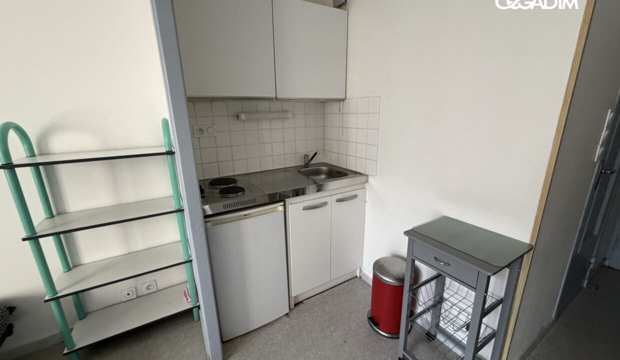 0000570129-CEGADIM63-3