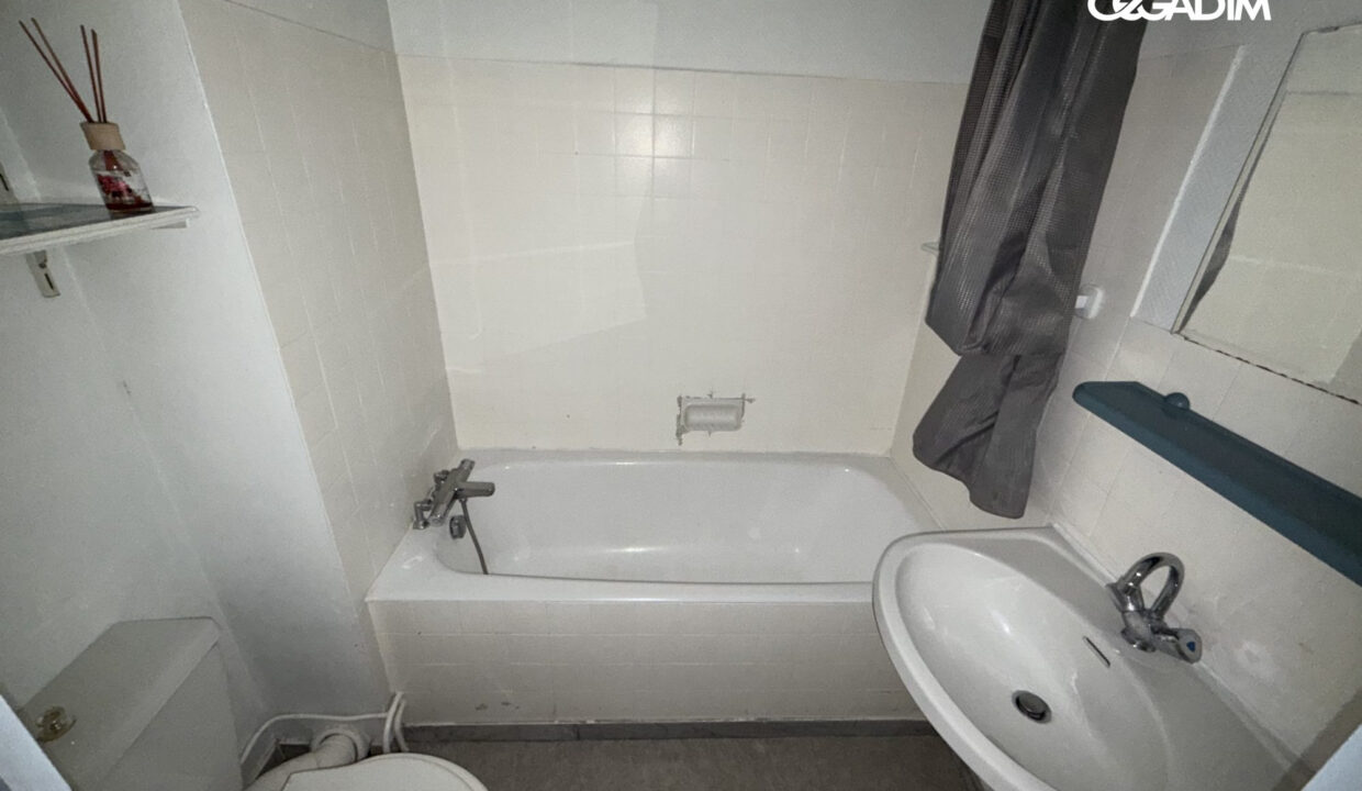 0000570129-CEGADIM63-5