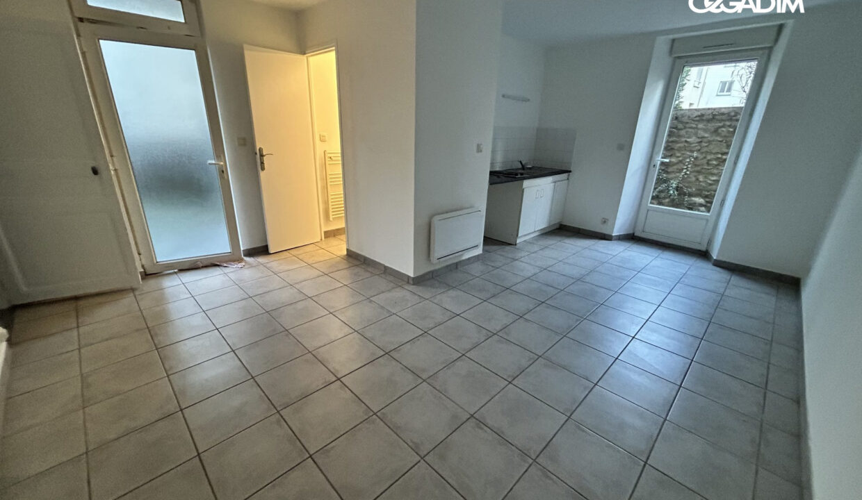 0005810005-CEGADIM63