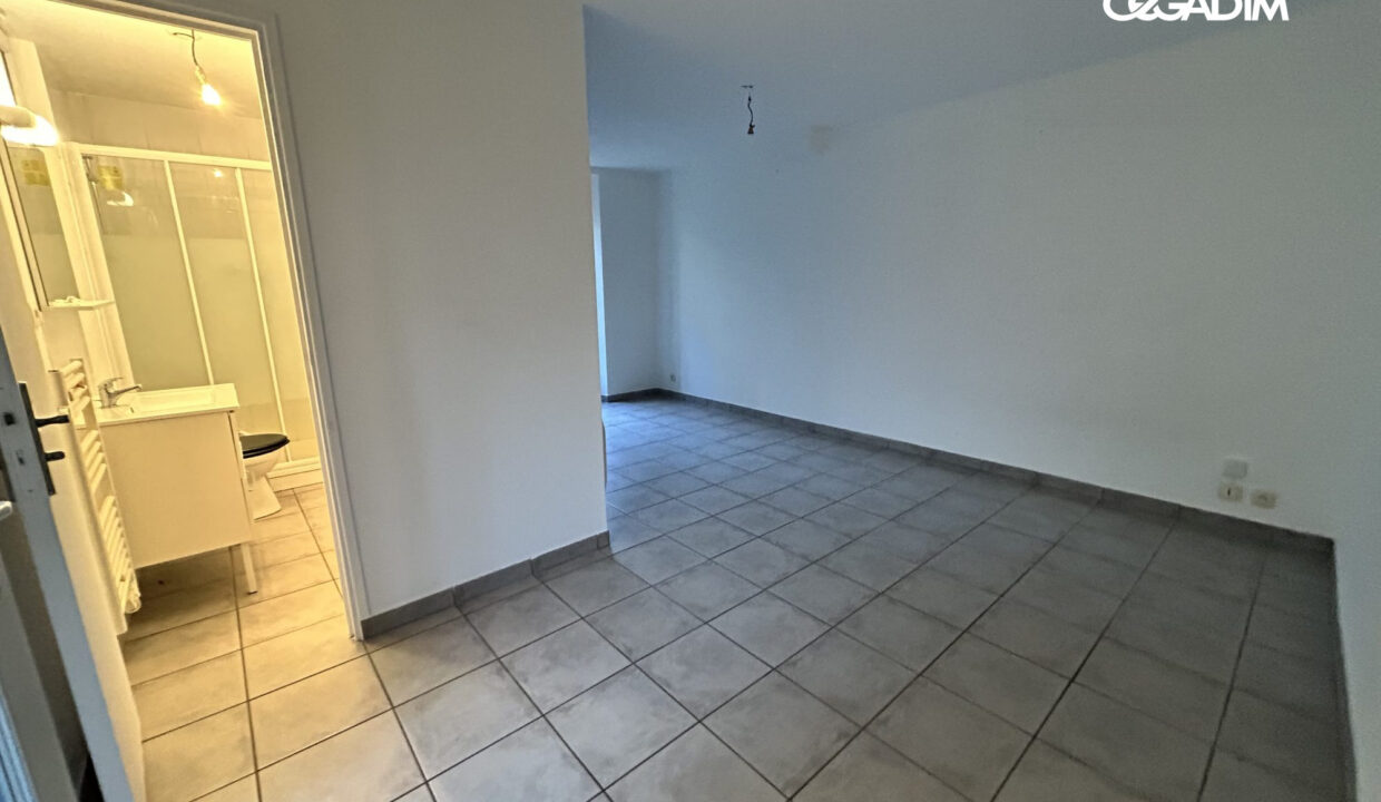 0005810005-CEGADIM63-4