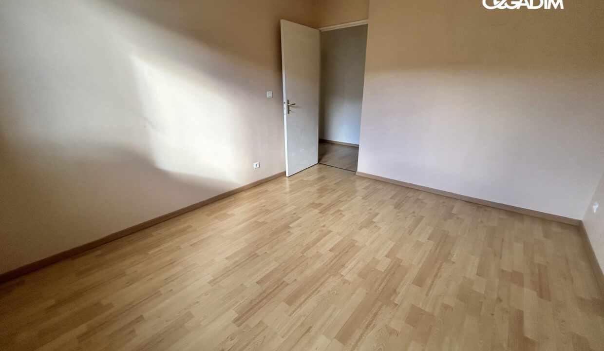 0011560111-CEGADIM63-6