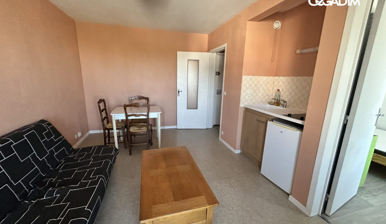 0000700052-CEGADIM63-1