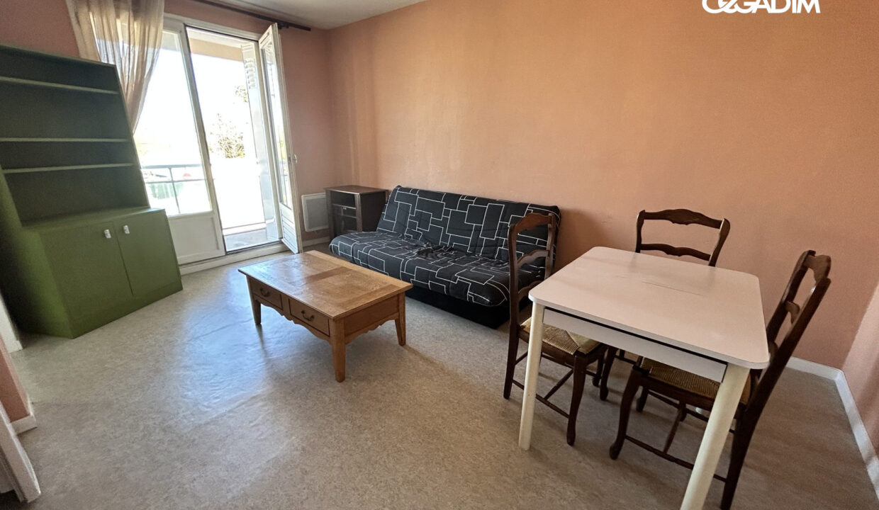 0000700052-CEGADIM63-2