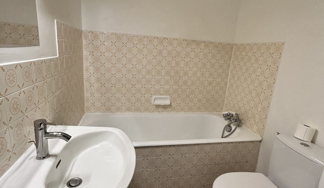 0000700052-CEGADIM63-6