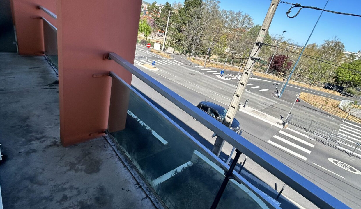 0000700052-CEGADIM63-7