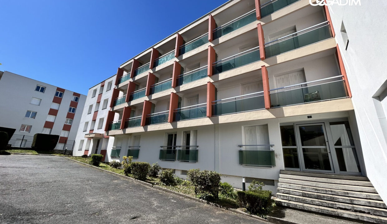 0000700052-CEGADIM63-9