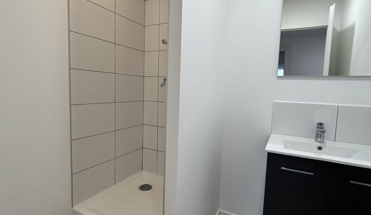 0001160010-CEGADIM63-5