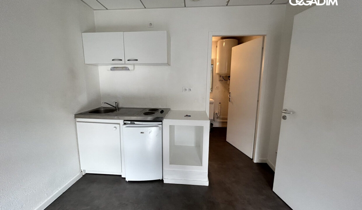 0001900011-CEGADIM63-1