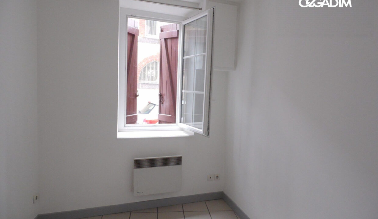 0005530004-CEGADIM63-1